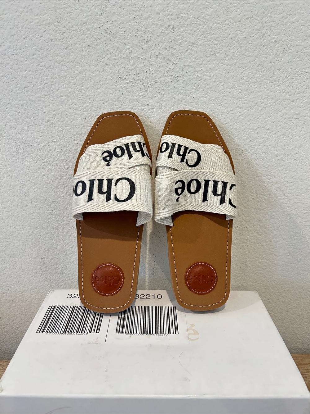 NIB Chloé Women's Woody Logo Slide Sandals White, Size 38, $550 Retail - Picture 2 of 9